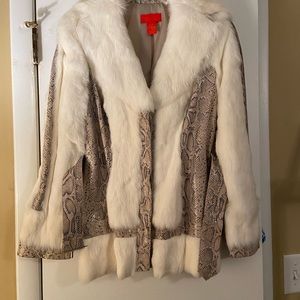Size 4 Fur/ snakeskin Coat❤️worn once❤️